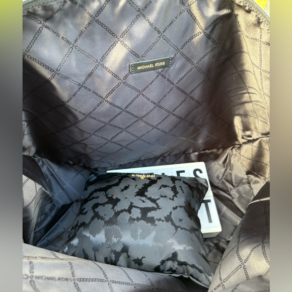 NWT ANIMAL PRINT MICHAEL KORS BIG BOY OVERNIGHT SET! - Picture 15 of 15